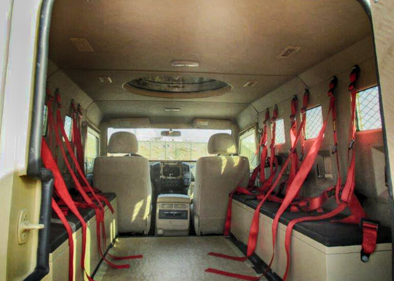 TAG BATT-T interior with bench or individual seating