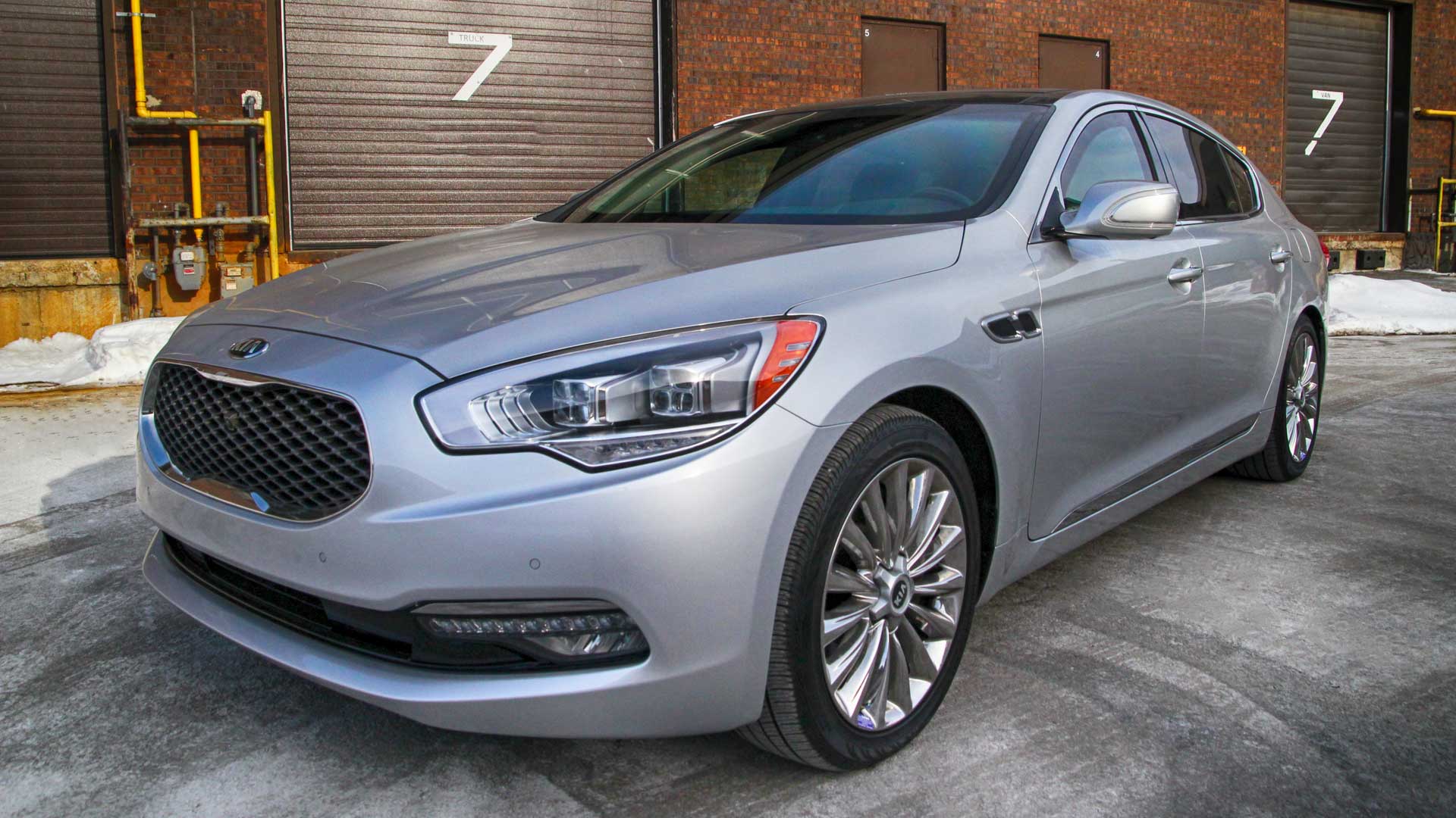 Armored KIA K900