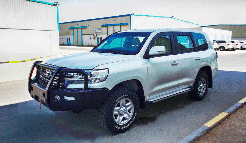 Land Cruiser Lapis Baja: Investasi Keamanan dan Kemewahan di Atas Roda