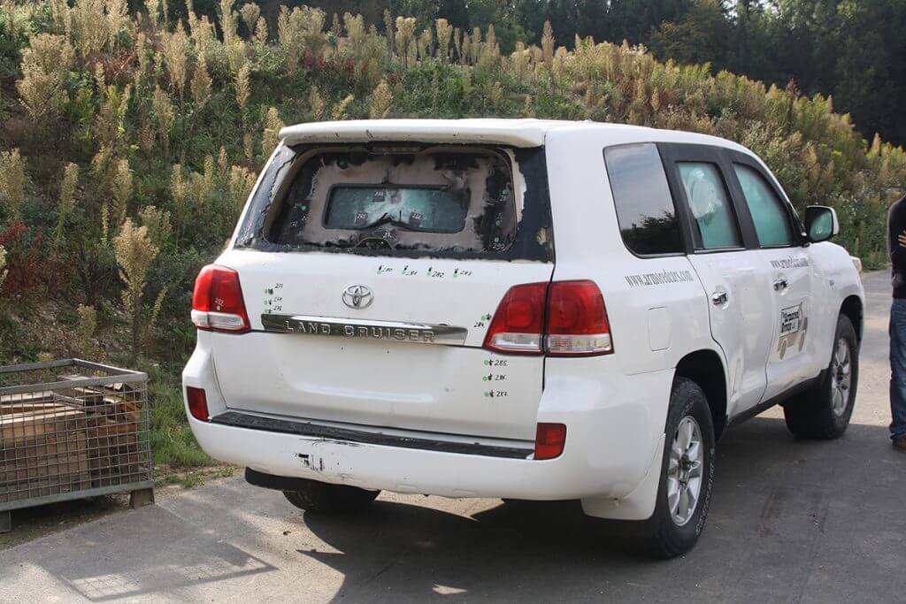 TAG Toyota Land Cruiser (TLC) 200 Series VR7 VPAM Rear View Bulletproof Testing