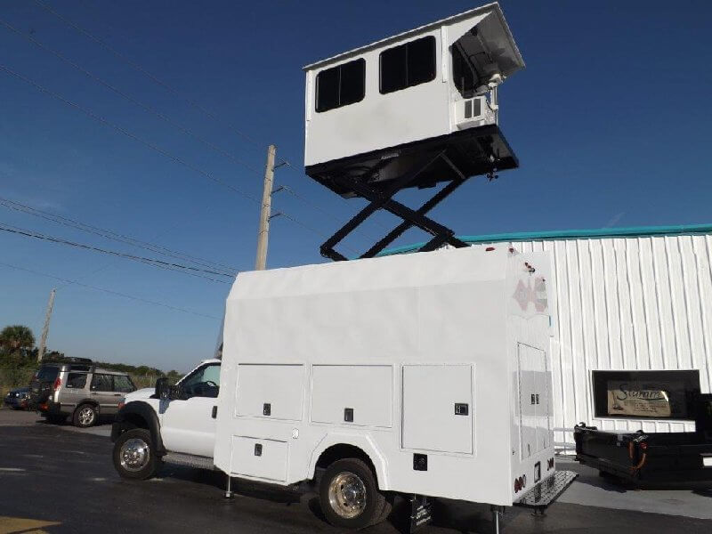 TAG Terrahawk Mobile Surveillance Tower Lift Supreme Lift 025 Exterior View