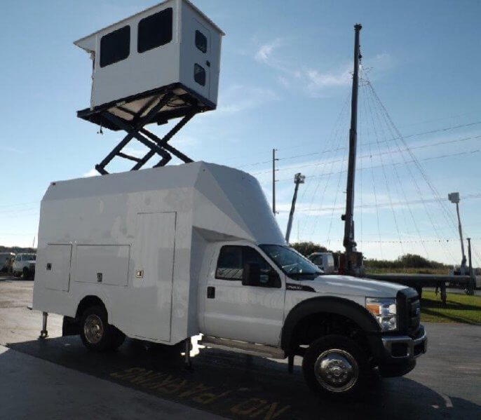 TERRAHAWK Mobile Surveillance Tower Lift